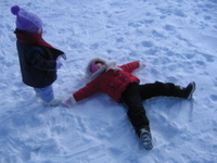 Before leaving Novi tried to show Valerie how to make a snow angel